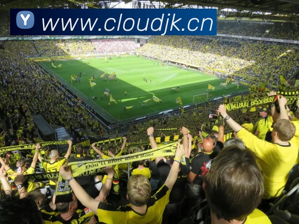 c罗壁纸带字，超燃呈现足坛传奇风采